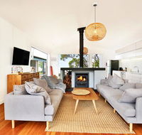 Ayana Beach House - Pet Friendly - Opposite Beach - Australian Directory
