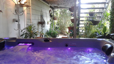 B&B Squeakygate Retreat - Australian Directory 1