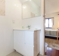 B8 Cafes Resturants UWA close to SCGH - Australian Directory
