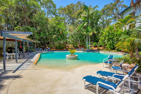 Baden 72 - Rainbow Shores, Stroll To The Beach, Air Con, Swimming Pools - Australian Directory 2