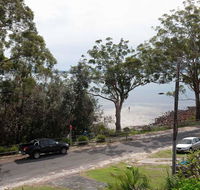 Baggies on Dutchies' 9 Burbong Street - large house with aircon boat parking  waterviews - Australian Directory