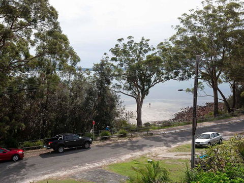 Baggies On Dutchies', 9 Burbong Street - Large House With Aircon, Boat Parking & Waterviews - Australian Directory 0