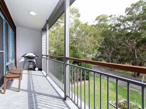 Baggies On Dutchies', 9 Burbong Street - Large House With Aircon, Boat Parking & Waterviews - Australian Directory 2