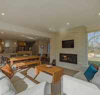 Baileys Beach House - Australian Directory