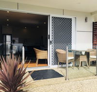 Balmoral Apartment Binalong Bay - Australian Directory