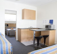 Bamboo Motor Inn - Australian Directory