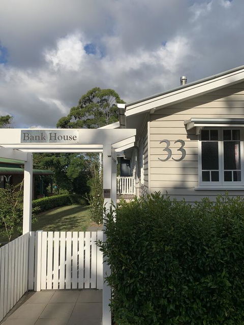 Bank House Tamborine Mountain - Australian Directory 1