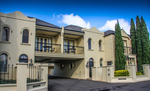 Banyan Place - Australian Directory 0
