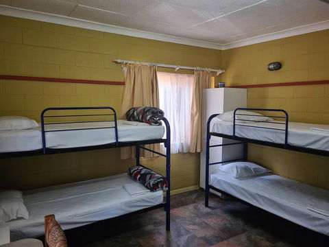 Bateman Bay Holiday Park & Batemans Bay YHA - Australian Directory 2