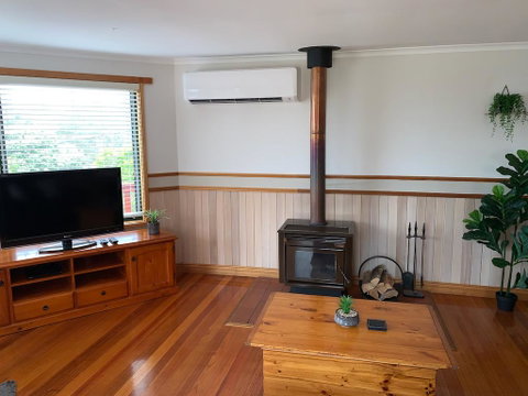 Bay Of Fires Great Escape - Australian Directory 1