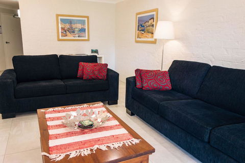 Bay Parklands, Unit 21/2 Gowrie Avenue - Australian Directory 2