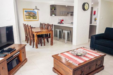 Bay Parklands, Unit 21/2 Gowrie Avenue - Australian Directory 0