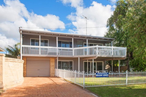 Bay Vista - Australian Directory 0