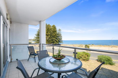 Bayline Beachfront Apartment No 4 - Australian Directory 0
