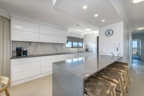 Bayview Apartments Rainbow Bay - Australian Directory 2