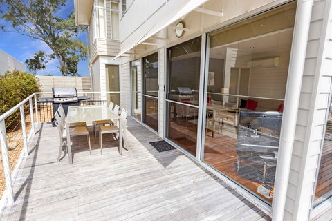 Beach 2 - Waterfront Villa And Beach - Australian Directory 2