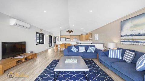 Beach House 72A Marine Drive - Fingal Bay - Australian Directory 2