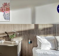 BEACH LOCATION STUDIO // CLOVELLY 1 - Australian Directory