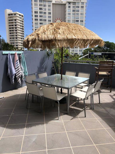 Beach Side Ocean Burleigh Heads 3 Bedroom Family Accomodation - Australian Directory 1