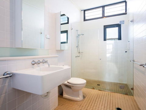 Beach View At One Mile', 8/26 One Mile Close - Infinity Complex Pool & WIFI - Australian Directory 1