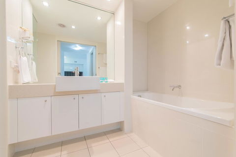 Beaches On Lammermoor Apartments - Australian Directory 3
