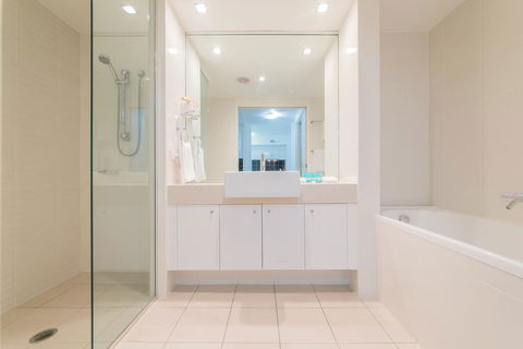Beaches On Lammermoor Apartments - Australian Directory 2