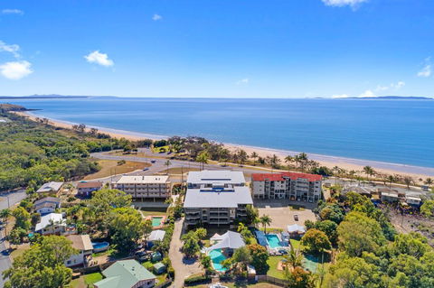 Beaches On Lammermoor Apartments - Australian Directory 0