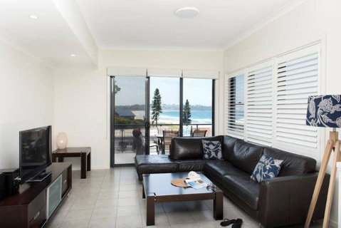 Beachfront 8 - Australian Directory 3