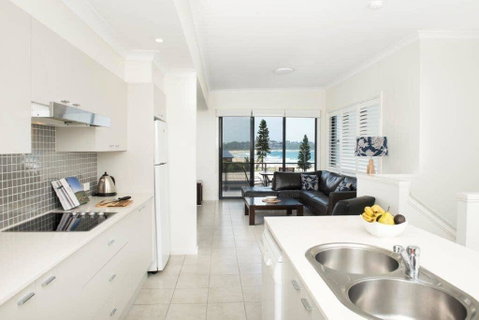 Beachfront 8 - Australian Directory 0