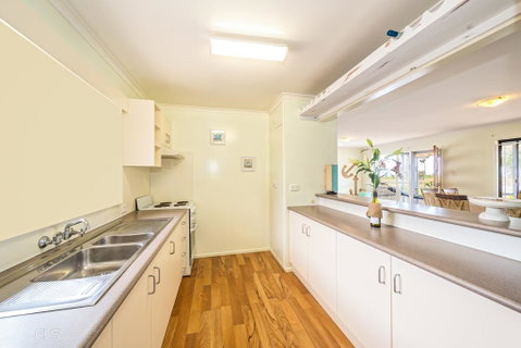 Beachfront At Bribie - Australian Directory 3