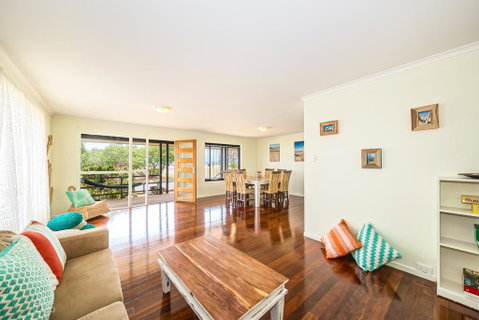 Beachfront At Bribie - Australian Directory 0