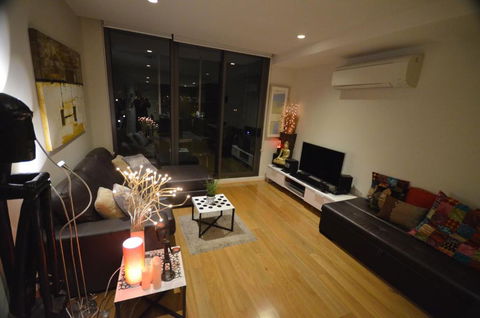 Riverside Resort Apartment - Australian Directory 3