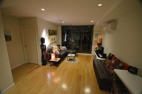 Riverside Resort Apartment - Australian Directory 2