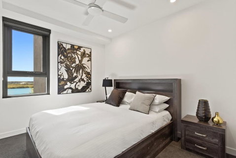 Riverfront 2-Bed With Pool, Sauna, Gym & Views - Australian Directory 2