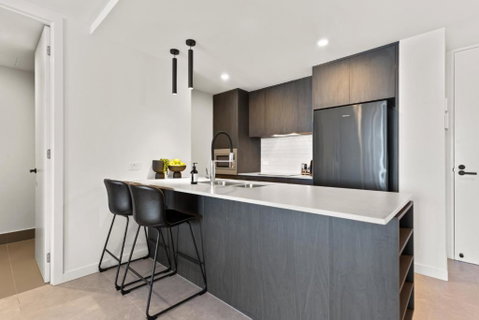 Riverfront 2-Bed With Pool, Sauna, Gym & Views - Australian Directory 3
