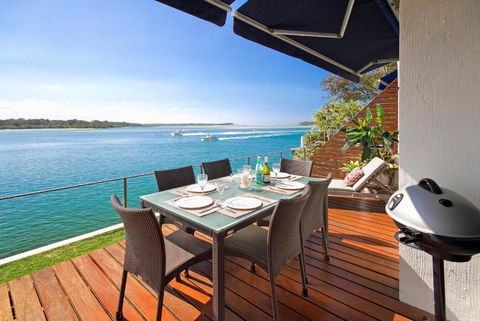 Riverfront Apartment, Perfect Location - Australian Directory 1