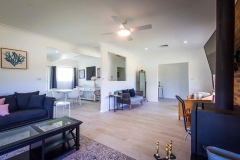 Redims Hill Cottage - Australian Directory 3