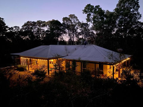 Redtail House - Carlotta - Australian Directory 2