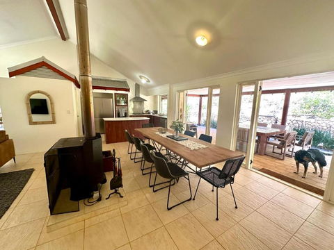 Redtail House - Carlotta - Australian Directory 3