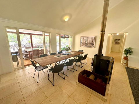 Redtail House - Carlotta - Australian Directory 1