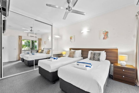 Reef Resort, Lagoon Pool Scooters, Bar 1R - Australian Directory 1