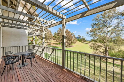 Refreshing Valley Escape - Australian Directory 0