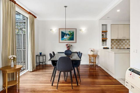 Refreshing Valley Escape - Australian Directory 2