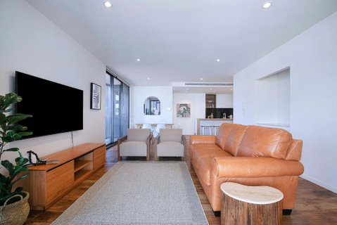 Regatta Hideaway - A Breezy Balcony Residence - Australian Directory 3