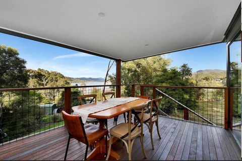 Relax At Goughs Bay - Australian Directory 0