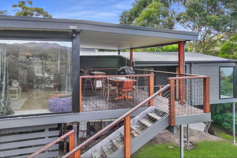 Relax At Goughs Bay - Australian Directory 3