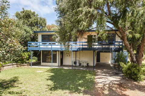 Relax Moore - Close To Beach - Australian Directory 1