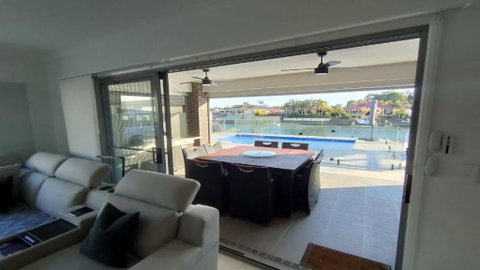 Relax Poolside By The Canal - Australian Directory 0