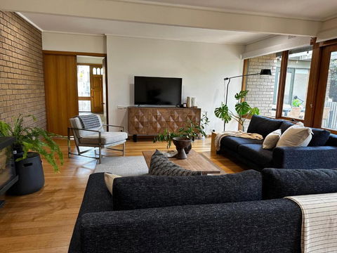 Relaxed And Stylish -self Check In, Secure Parking - Australian Directory 0