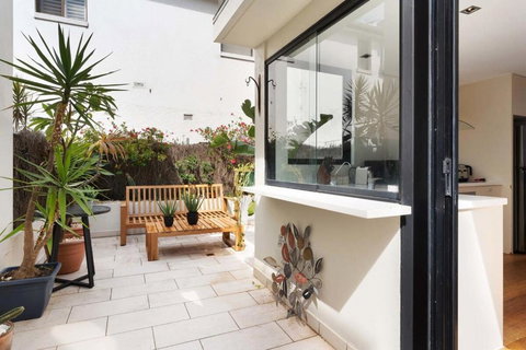 Relaxed Beachside Townhouse - Australian Directory 3